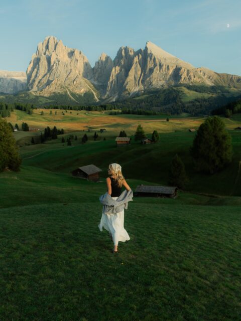 A weekend on the Seiser Alm ⛰️
Honestly a place out of a dream, for 3 days we felt like in a fairytale! Everywhere you looked it felt like out of a postcard, miss it already 💫
#dolomiti #dolomites #italy #italianalps